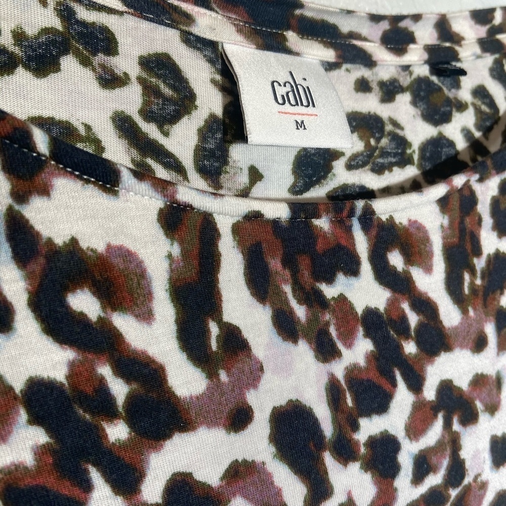 Cabi 3414 Sz M CropTop Cheetah Print Cuffed Sleeve - Picture 3 of 5